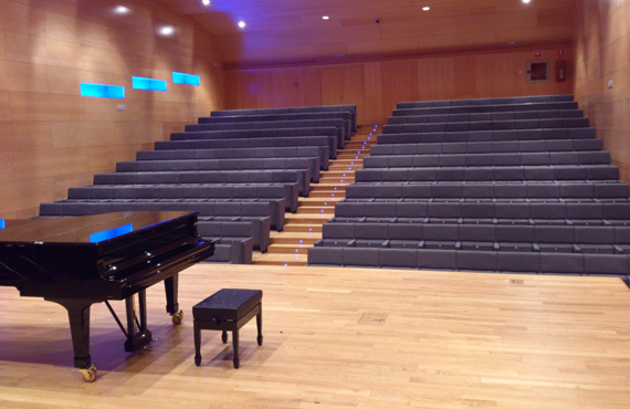 Afinador de pianos en el Auditori Can Roig i Torres