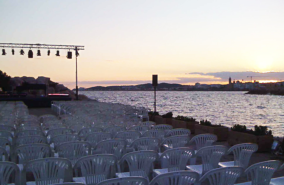 Afinador de pianos a l'Auditori Bocana, Port d'Aiguadolç, Sitges